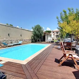  Hébergement de vacances Villa 3 Appartements Entiers Avec Piscine Et Jaccuzi Et Parking